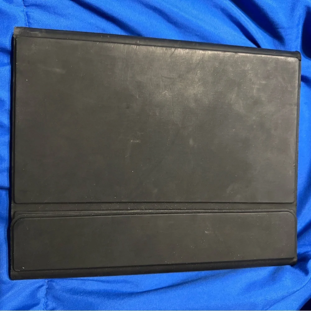iPad Case with Wireless Detachable Keyboard